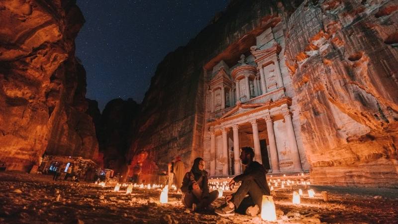 นครเพตรา 1 ใน 7 สิ่งมหัศจรรย์ของโลก 7 ภาพคู่กับนครเพตราในช่วงเวลากลางคืน (Petra By Night)
