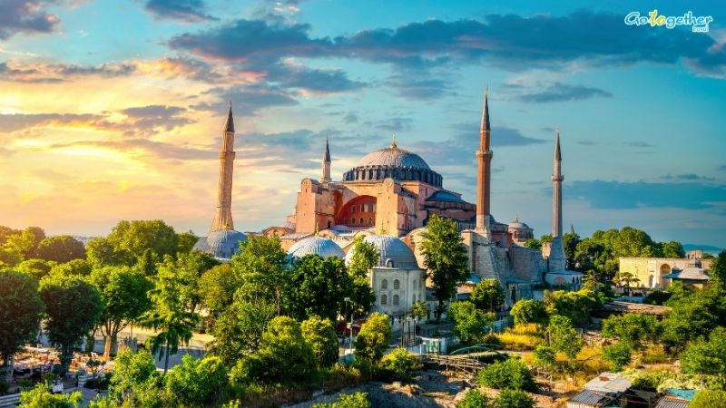 อิสตันบูล (Istanbul) 25 เหตุผลต้องไป! เมืองสองทวีปสุดขลัง ที่คุณจะหลงรักใน 7 วัน 2 วิหารฮาเกียโซเฟียสถานที่ท่องเที่ยวสำคัญในอิสตันบูล
