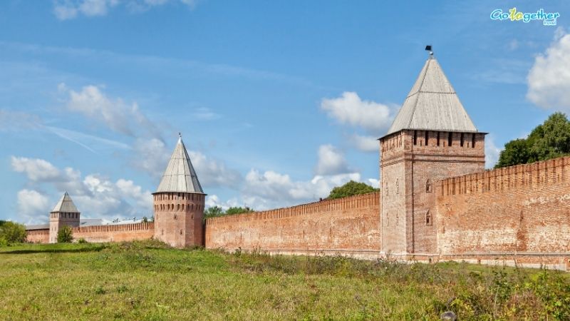 จัตุรัสแดง รัสเซีย เจาะลึกประวัติแลนด์มาร์กระดับโลกแห่งยุโรปตะวันออก 5 กำแพงและหอคอยเครมลิน บริเวณรอบจัตุรัสแดง ใจกลางเมืองมอสโก ประเทศรัสเซีย