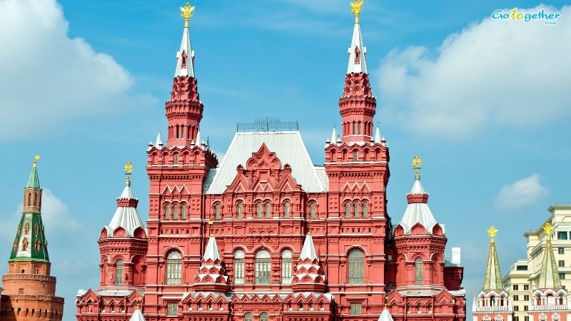 จัตุรัสแดง รัสเซีย เจาะลึกประวัติแลนด์มาร์กระดับโลกแห่งยุโรปตะวันออก 3 อาคารพิพิธภัณฑ์สีแดงในจัตุรัสแดง จุดถ่ายรูปยอดนิยมของนักท่องเที่ยวในมอสโก