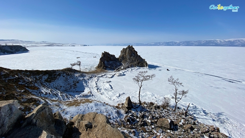 ทะเลสาบไบคาล (Lake Baikal) ทะเลสาบน้ำจืดเก่าแก่ ที่ลึกที่สุดในโลก!!! 15 โขดหินชามาน (Shamanka Rock) กลางทะเลสาบไบคาลในฤดูหนาว