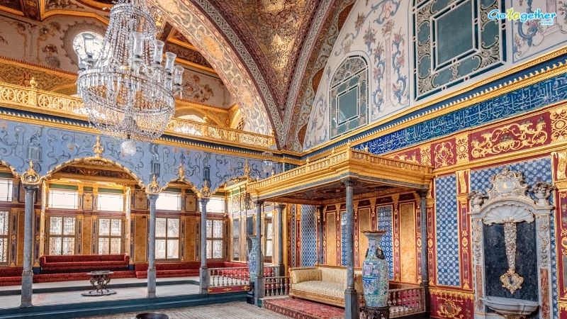อิสตันบูล (Istanbul) 25 เหตุผลต้องไป! เมืองสองทวีปสุดขลัง ที่คุณจะหลงรักใน 7 วัน 15 ภายในพระราชวังทอปกาปีอิสตันบูลตกแต่งอย่างหรูหรา